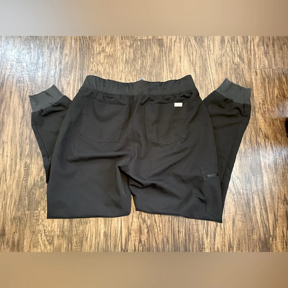 FIGS Black Zamora Jogger Scrub Pants Women’s Medium - Picture 4 of 6